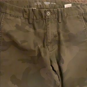 Old navy camo style slim fit pants